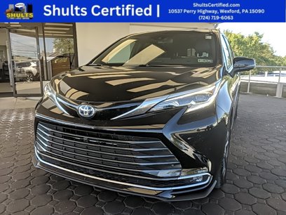 Used 2025 Toyota Sienna Platinum