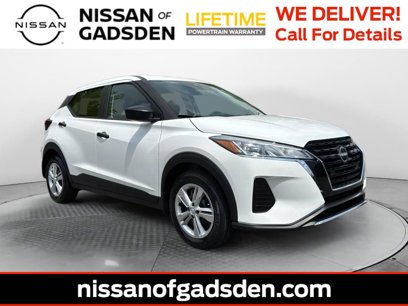 New 2025 Nissan Kicks Play S