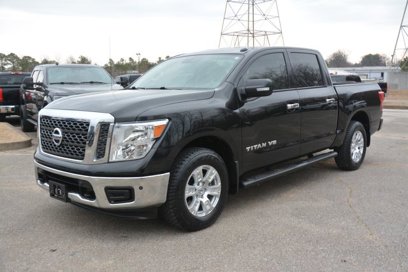 Used 2018 Nissan Titan SV w/ SV Convenience Package