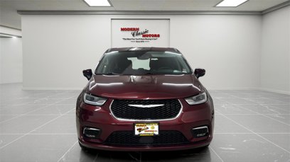 Used 2023 Chrysler Pacifica Touring-L