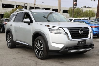 New 2024 Nissan Pathfinder Platinum w/ Cargo Package