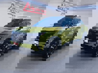 New 2025 Nissan Kicks SR w/ Illumination Package