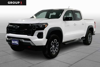 Used 2024 Chevrolet Colorado Z71 w/ Z71 Convenience Package 2