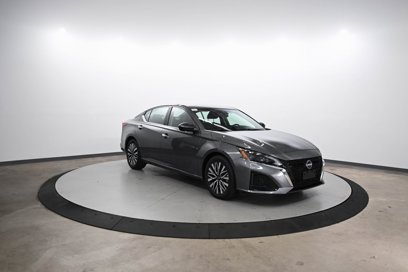 Used 2024 Nissan Altima 2.5 SV