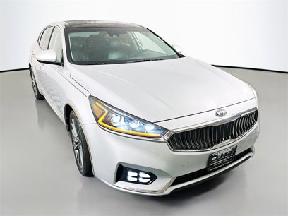 Used 2017 Kia Cadenza Technology