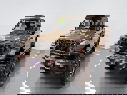 New 2025 Jeep Gladiator Rubicon w/ Safety Group