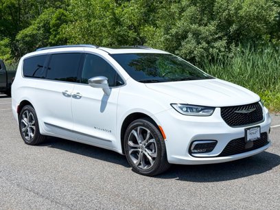 Used 2021 Chrysler Pacifica Pinnacle