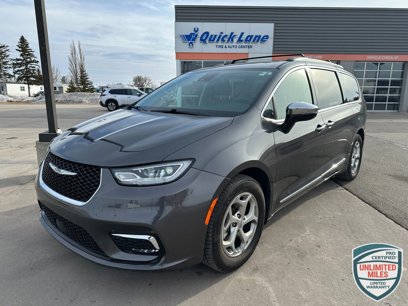 Used 2023 Chrysler Pacifica Limited