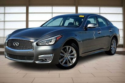 Used 2019 INFINITI Q70 Luxe w/ Proactive Package