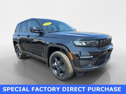 Used 2025 Jeep Grand Cherokee Limited w/ Black Appearance Package