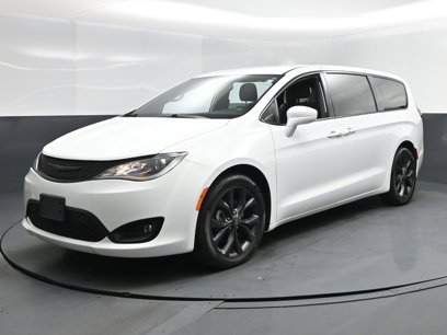 Used 2020 Chrysler Pacifica Touring w/ S Appearance Package