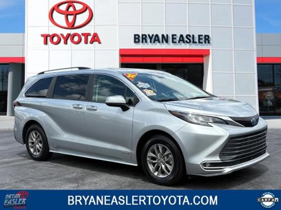 Used 2021 Toyota Sienna XLE