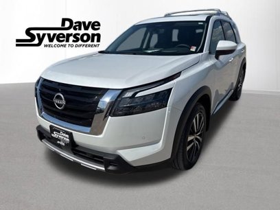 New 2025 Nissan Pathfinder Platinum w/ Cargo Package