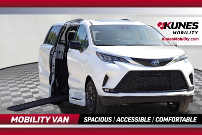 Used 2024 Toyota Sienna XSE
