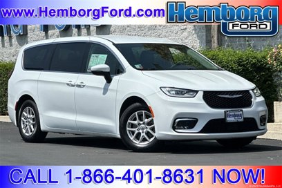 Used 2023 Chrysler Pacifica Touring-L