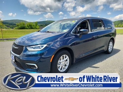 Used 2023 Chrysler Pacifica Touring-L