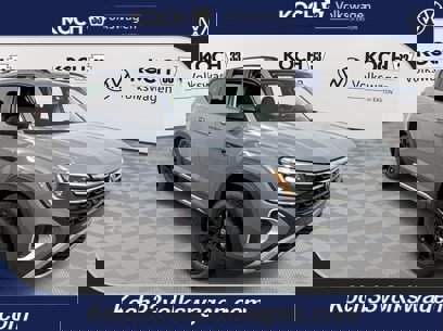 New 2025 Volkswagen Atlas Peak Edition SE