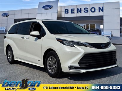 Used 2021 Toyota Sienna XLE