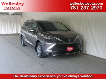 Used 2021 Toyota Sienna XLE