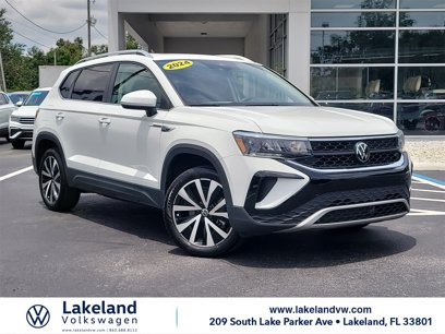 Used 2024 Volkswagen Taos SE w/ Panoramic Sunroof Package