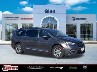 Used 2023 Chrysler Pacifica Limited