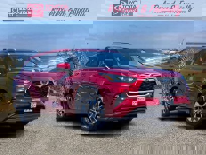 Used 2022 Toyota Highlander XLE