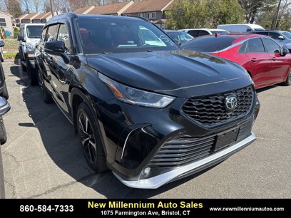 Used 2021 Toyota Highlander XSE