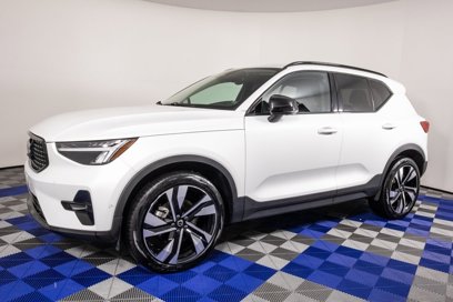 Used 2024 Volvo XC40 B5 Plus w/ Climate Package
