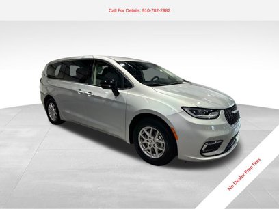 Used 2024 Chrysler Pacifica Touring-L