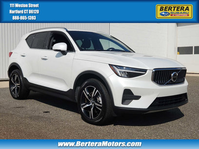 Used 2025 Volvo XC40 B5 Core