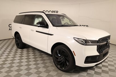 New 2025 Lincoln Navigator Reserve w/ Jet Appearance Package