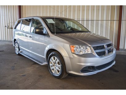 Used 2018 Dodge Grand Caravan SE w/ UConnect Hands-Free Group