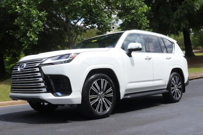 Used 2025 Lexus LX 600 4WD w/ Luxury Package