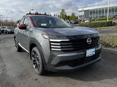 New 2025 Nissan Kicks SR w/ Illumination Package