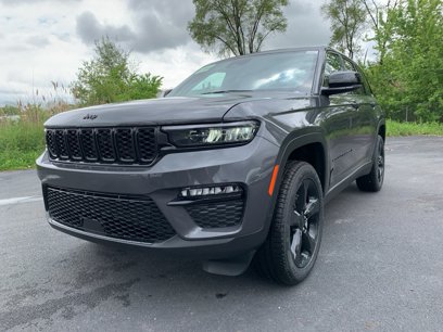 New 2025 Jeep Grand Cherokee Limited w/ Black Appearance Package