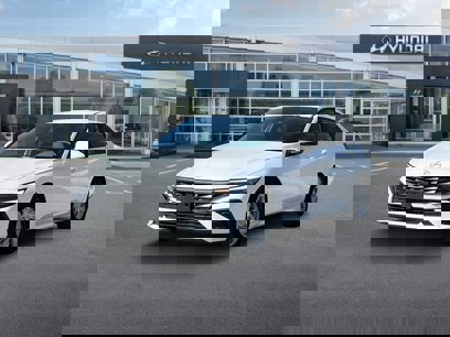 New 2025 Hyundai Elantra SE