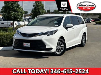 Certified 2023 Toyota Sienna LE