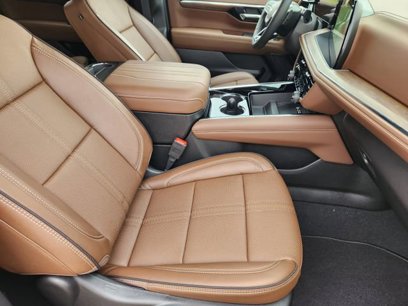 New 2025 Chevrolet Suburban High Country