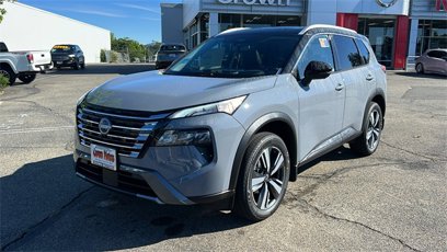 New 2025 Nissan Rogue SL w/ SL Premium Package