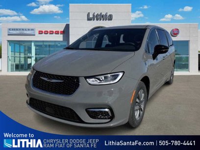 New 2025 Chrysler Pacifica Select