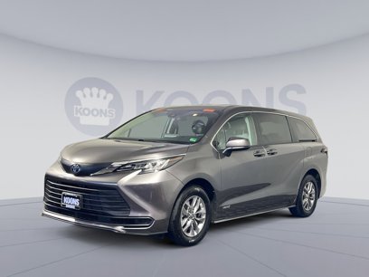 Used 2021 Toyota Sienna LE