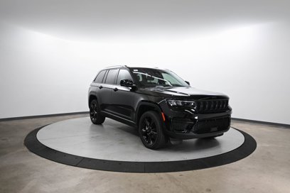 Used 2023 Jeep Grand Cherokee Altitude