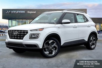 New 2025 Hyundai Venue SEL