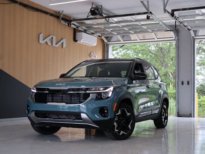 New 2025 Kia Seltos S