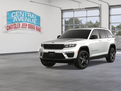 New 2024 Jeep Grand Cherokee Limited w/ Black Appearance Package