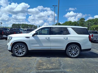 New 2025 GMC Yukon Denali w/ Sun & Power Step Package