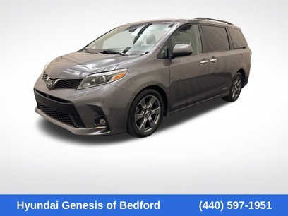 Used 2018 Toyota Sienna SE