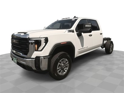 New 2025 GMC Sierra 3500 Pro w/ Convenience Package