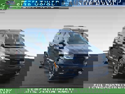 New 2025 Chrysler Pacifica Select