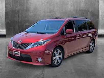 Used 2017 Toyota Sienna SE Premium